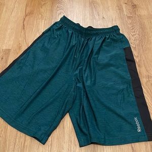 Reebok mens size M basketball shirt with drawstring waist